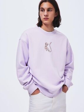 H&M x POKEMON | Men's Loose Fit Pokemon Mew Sweatshirt in Purple | Size Medium